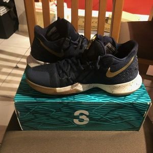 Kyrie 3s